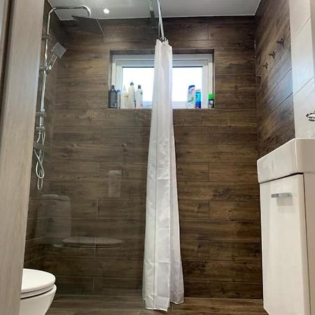 R&J Guesthouse Ro0M Grindavík Екстериор снимка