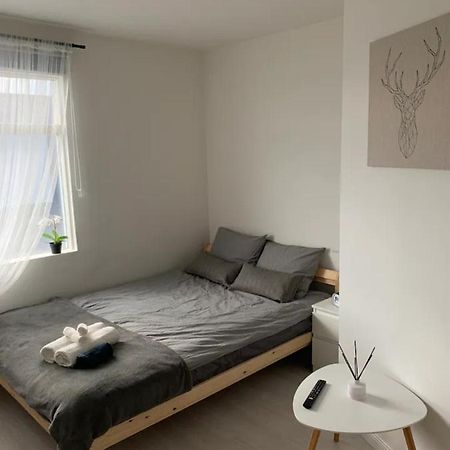 R&J Guesthouse Ro0M Grindavík Екстериор снимка