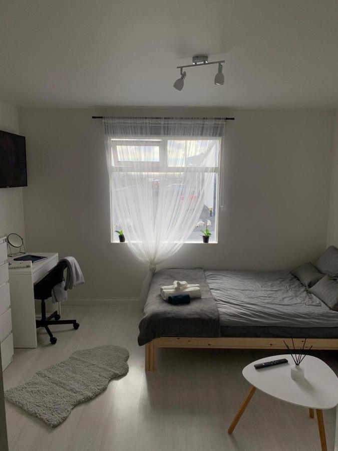 R&J Guesthouse Ro0M Grindavík Екстериор снимка